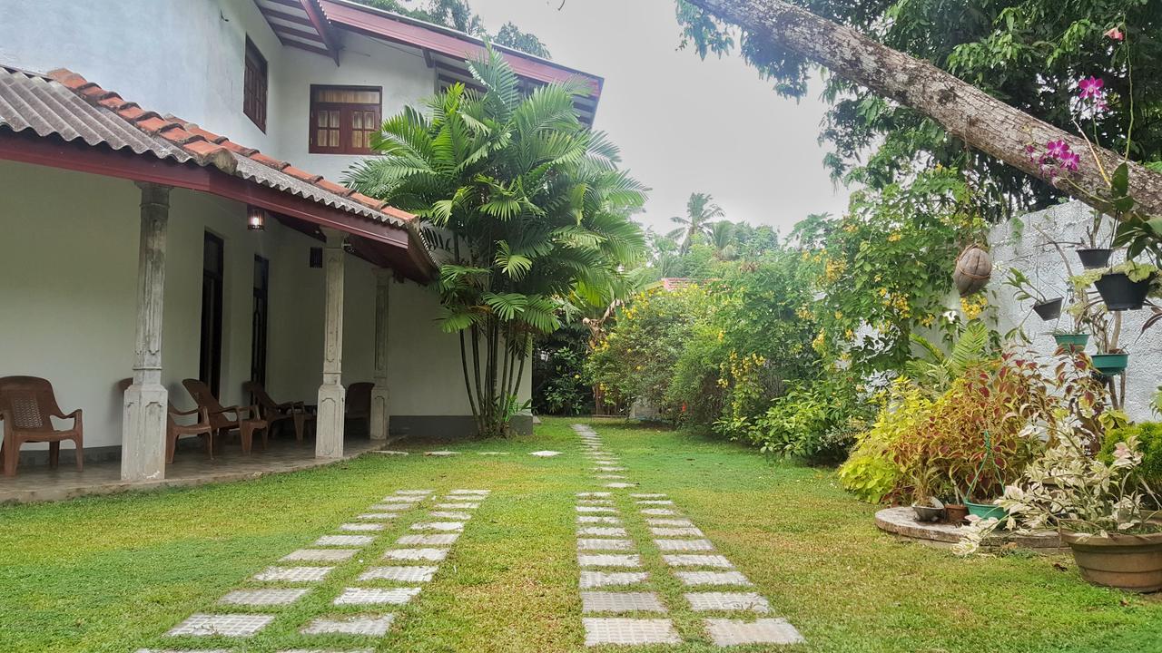 Villa Happy Home Bentota Eksteriør billede